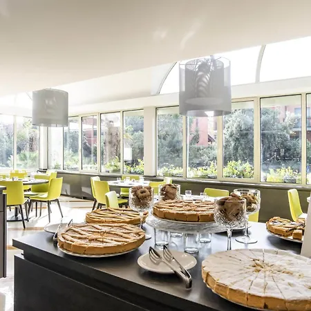Mercure Roma West