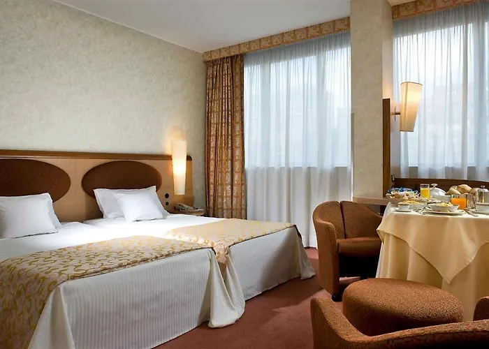 Hotel Mercure West Rom