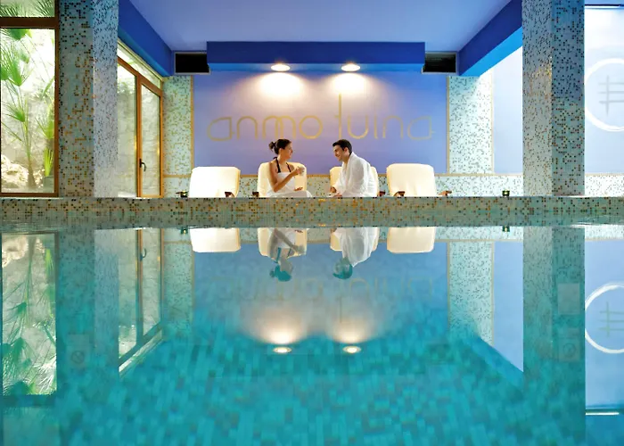 Mercure West מלון 4*