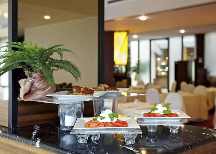 Hotel Mercure West