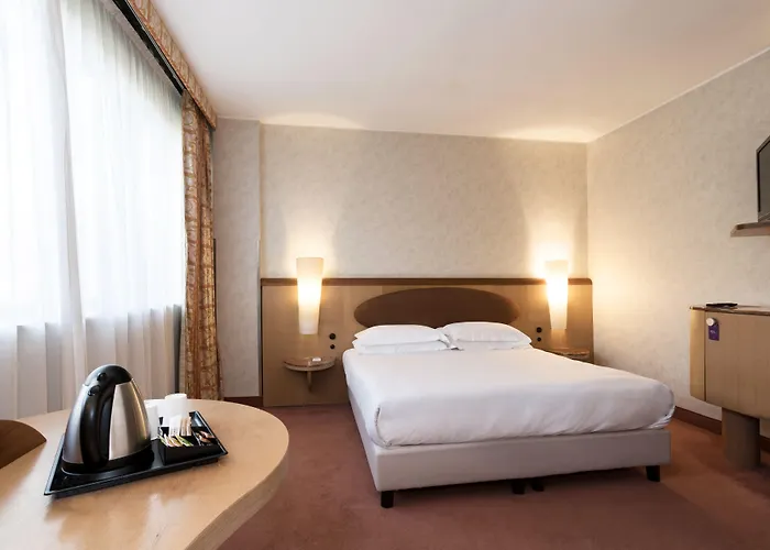 Mercure West 4*