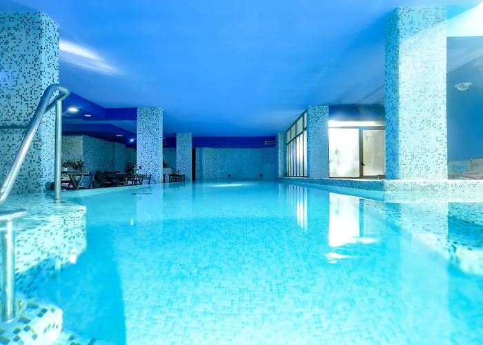 Hotel Mercure West 4*
