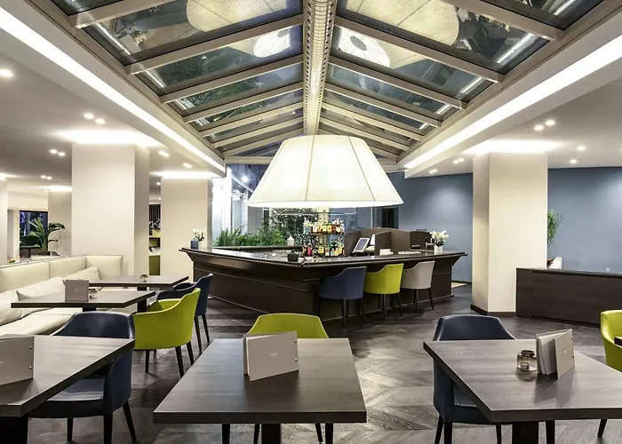 Mercure West 4*