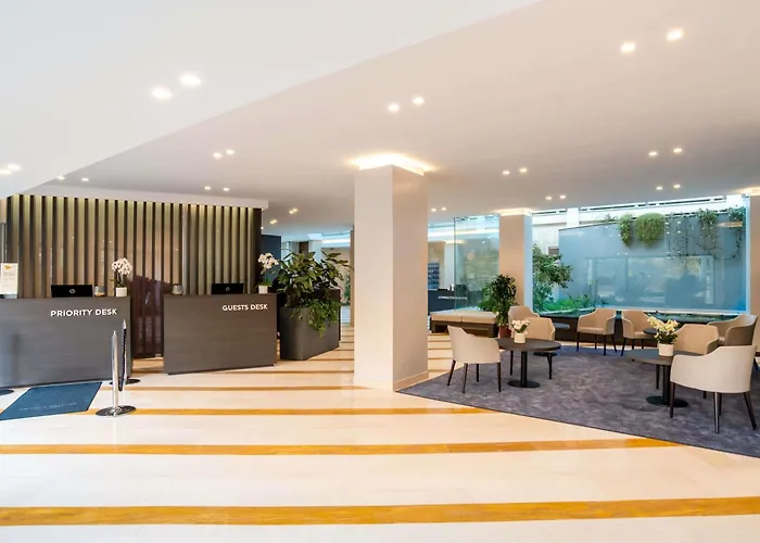 Hotel Mercure West 4*