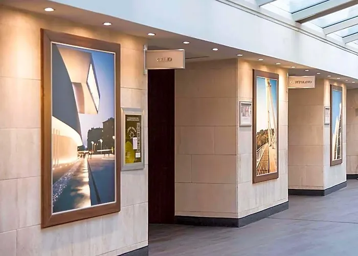 Mercure West 4*