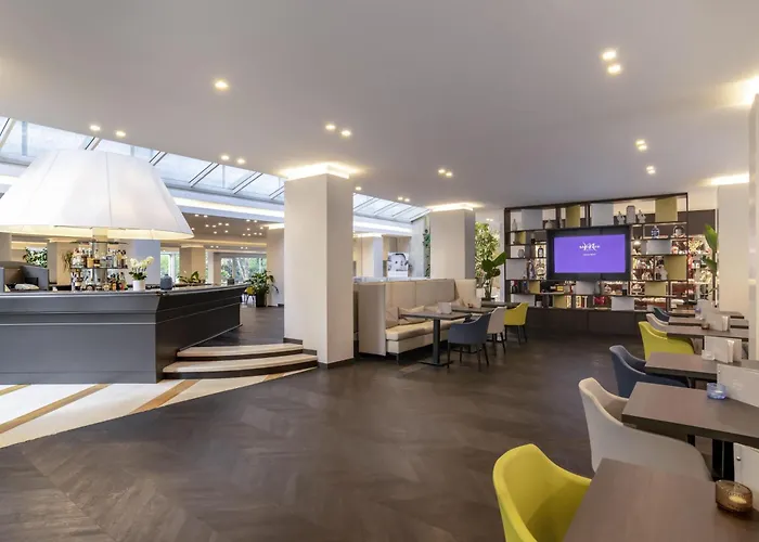 Mercure West Hotel 4*
