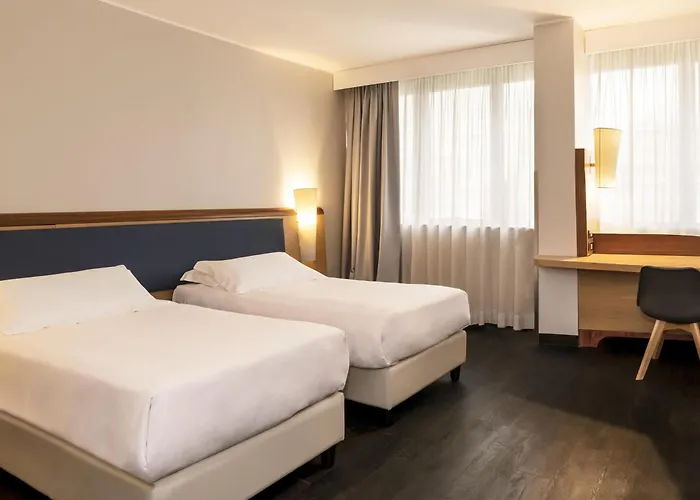 Mercure West 4*