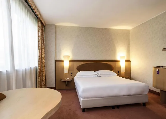 מלון Mercure West