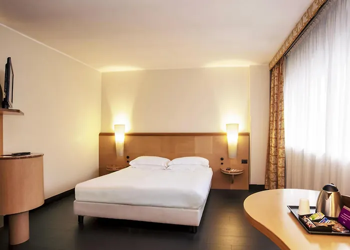 Mercure West 4*