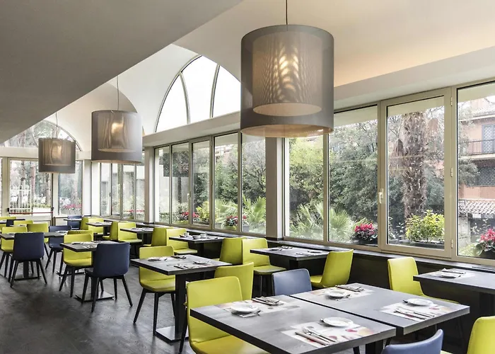 Mercure West Hotel 4*