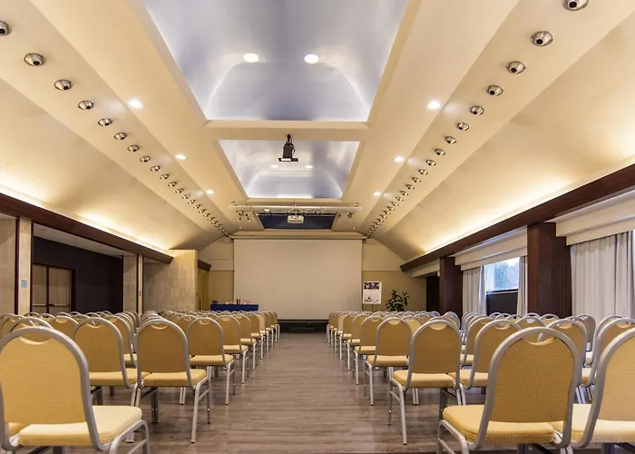 Mercure West Hotel 4*