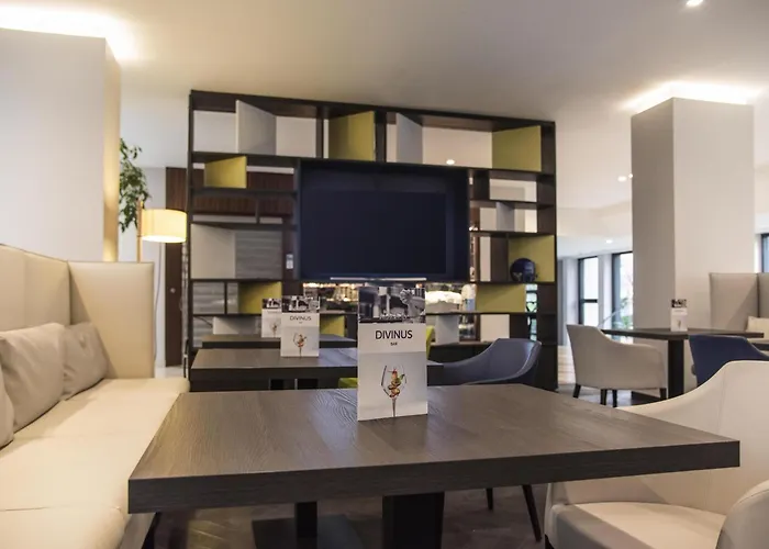 Hotel Mercure West 4*