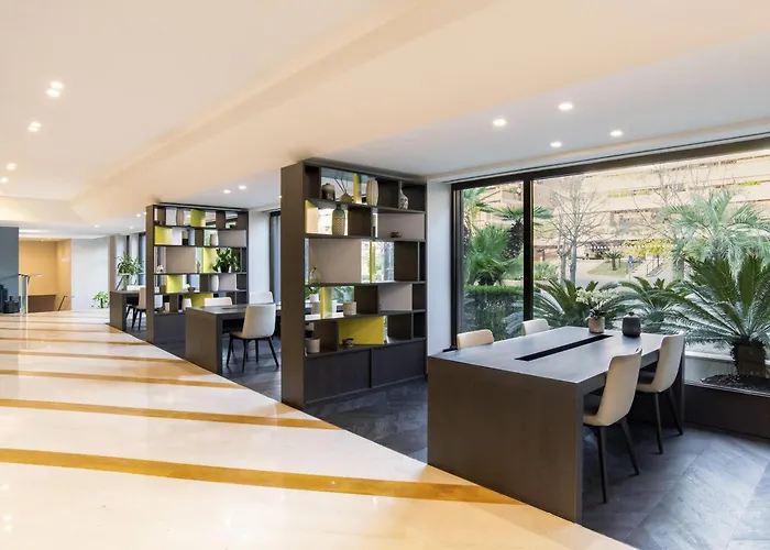 Hotel Mercure West