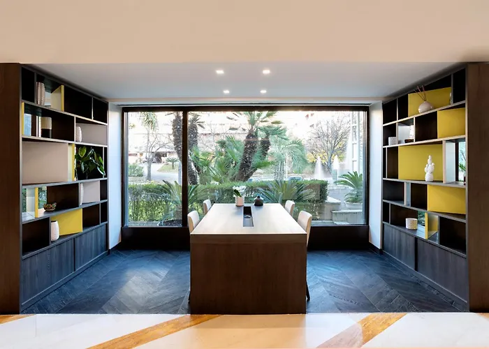 Mercure West