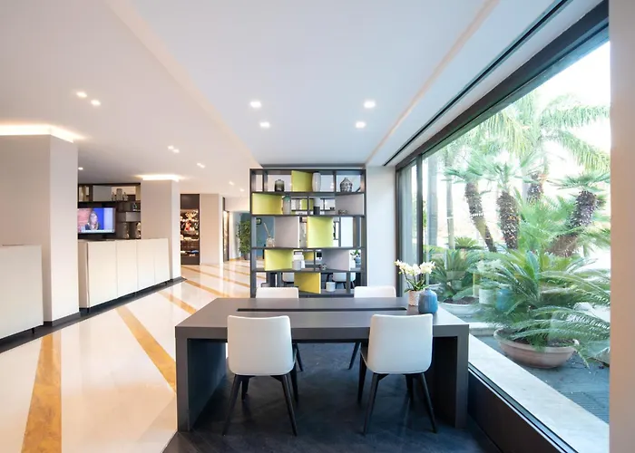 Mercure West