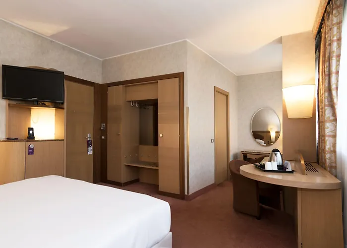 Mercure West 4* רומא