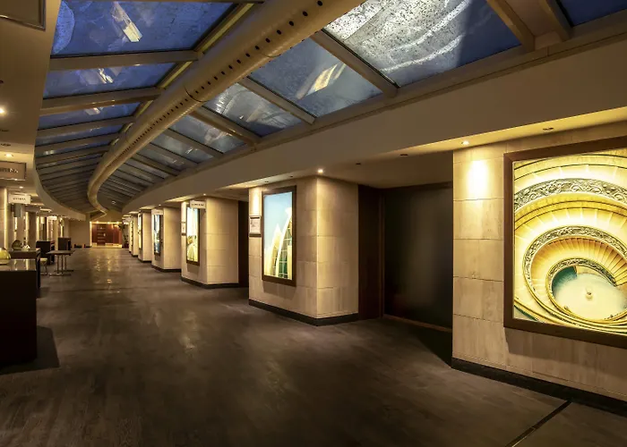 Mercure West 4*