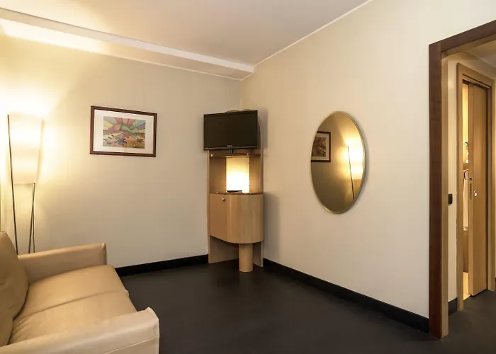 Mercure West 4*