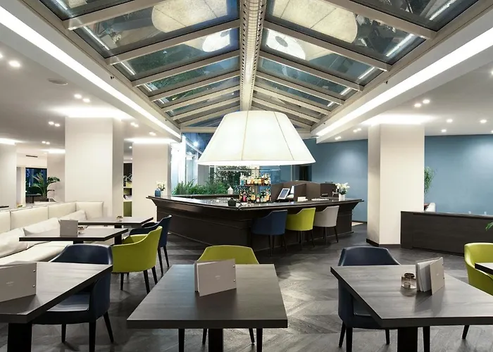 Mercure West 4*