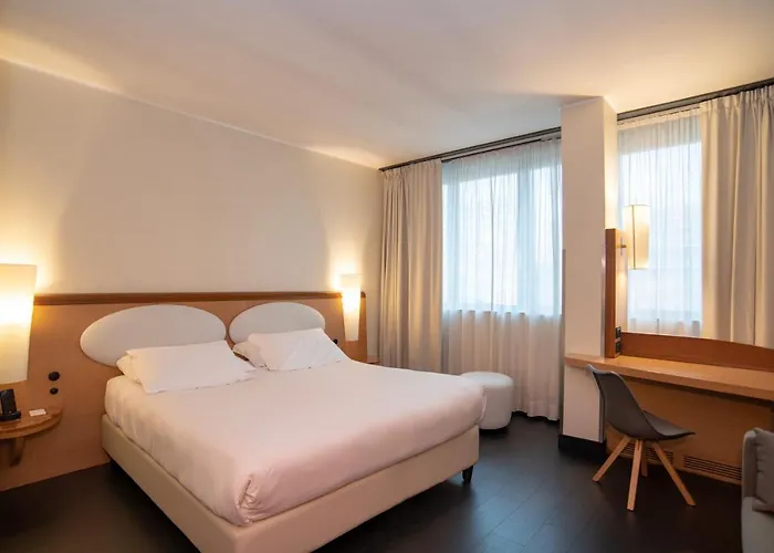Mercure West 4* Rom